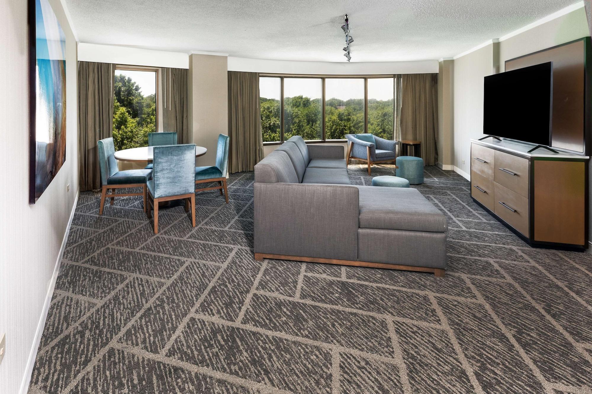 Doubletree By Hilton Tulsa At Warren Place Екстериор снимка