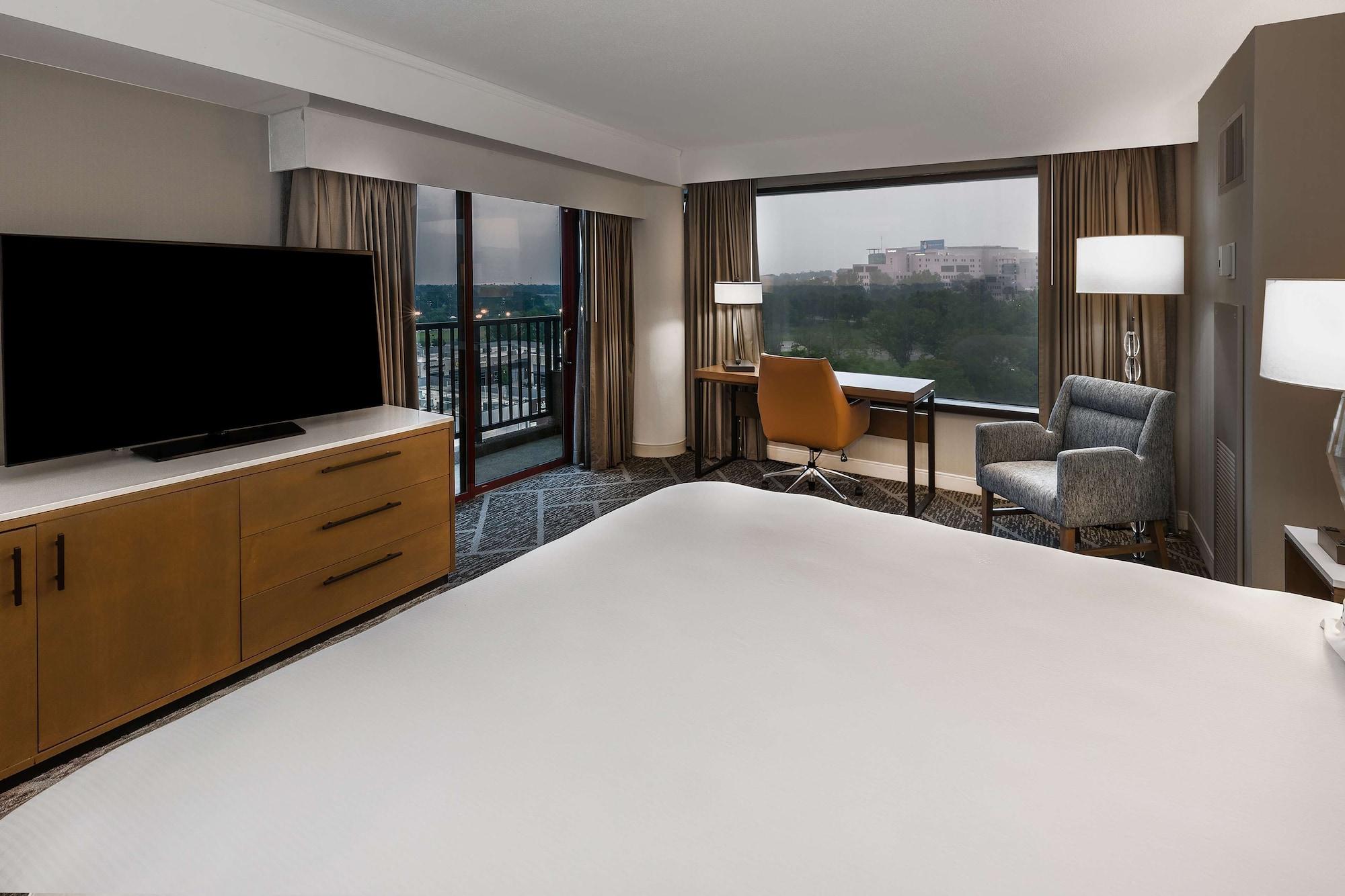 Doubletree By Hilton Tulsa At Warren Place Екстериор снимка