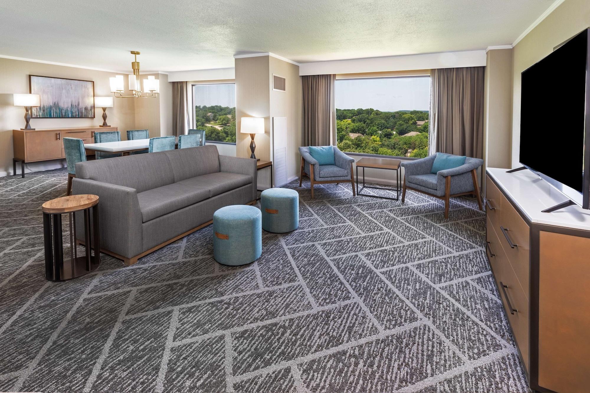 Doubletree By Hilton Tulsa At Warren Place Екстериор снимка