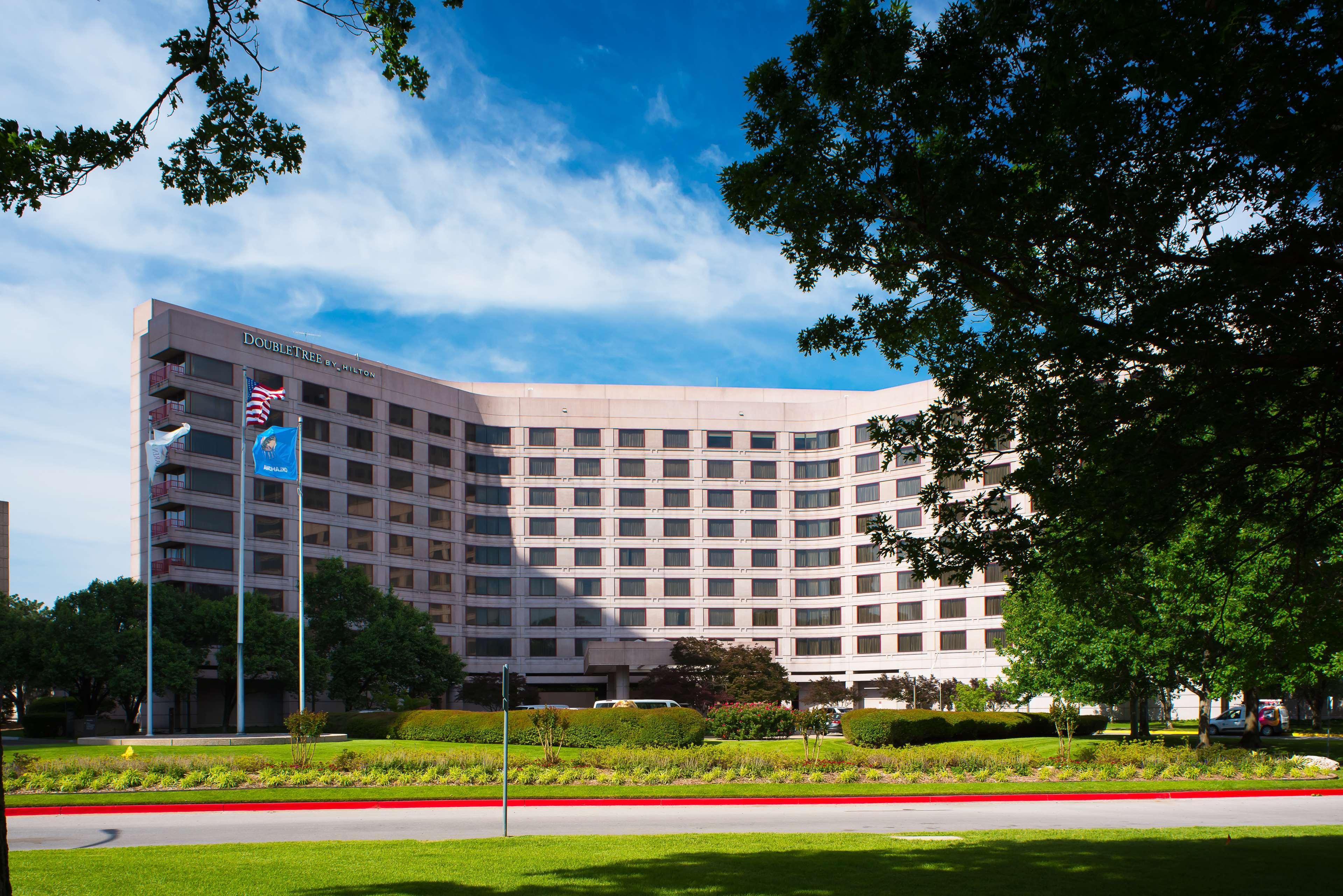 Doubletree By Hilton Tulsa At Warren Place Екстериор снимка