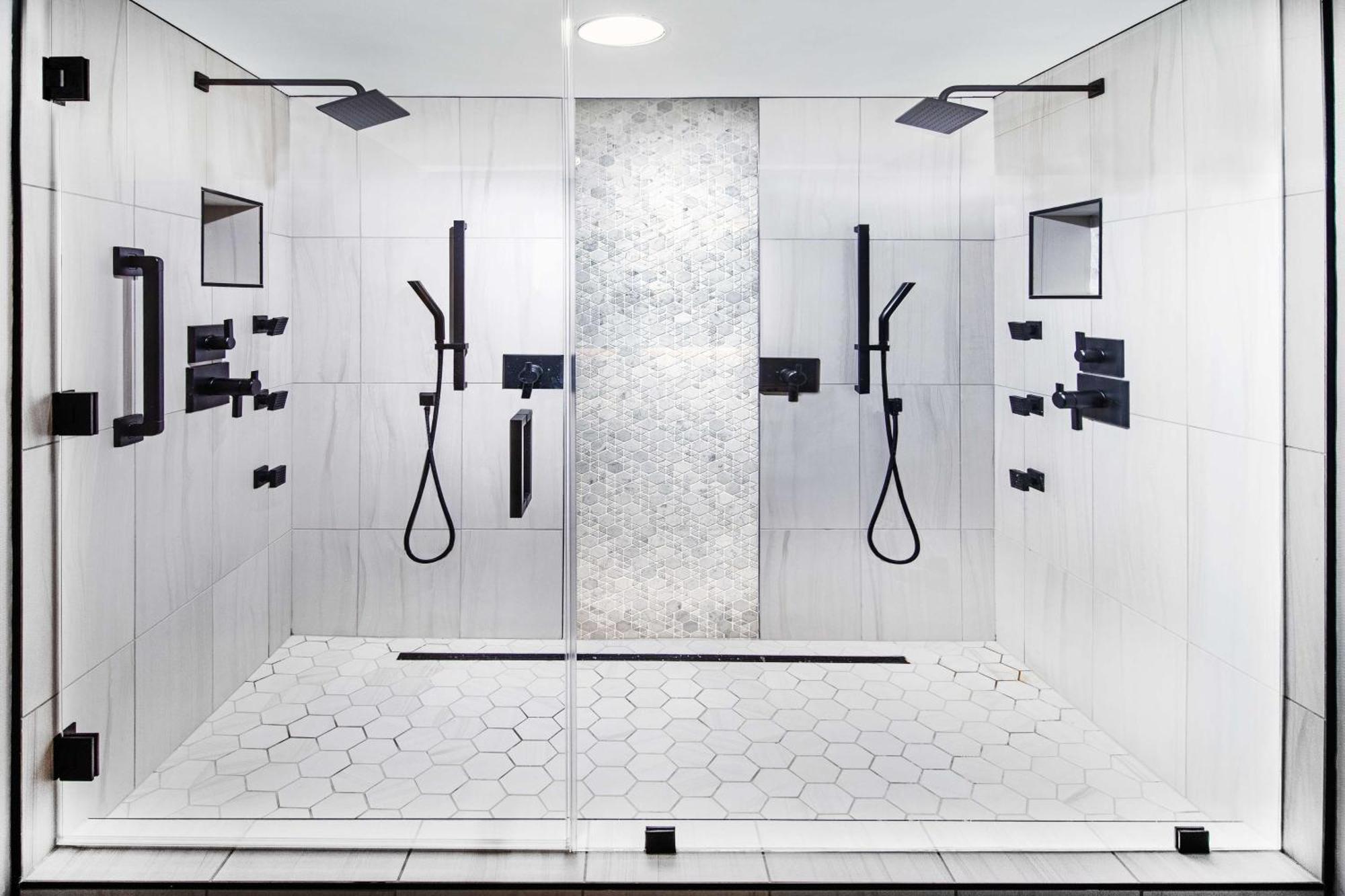 Doubletree By Hilton Tulsa At Warren Place Екстериор снимка