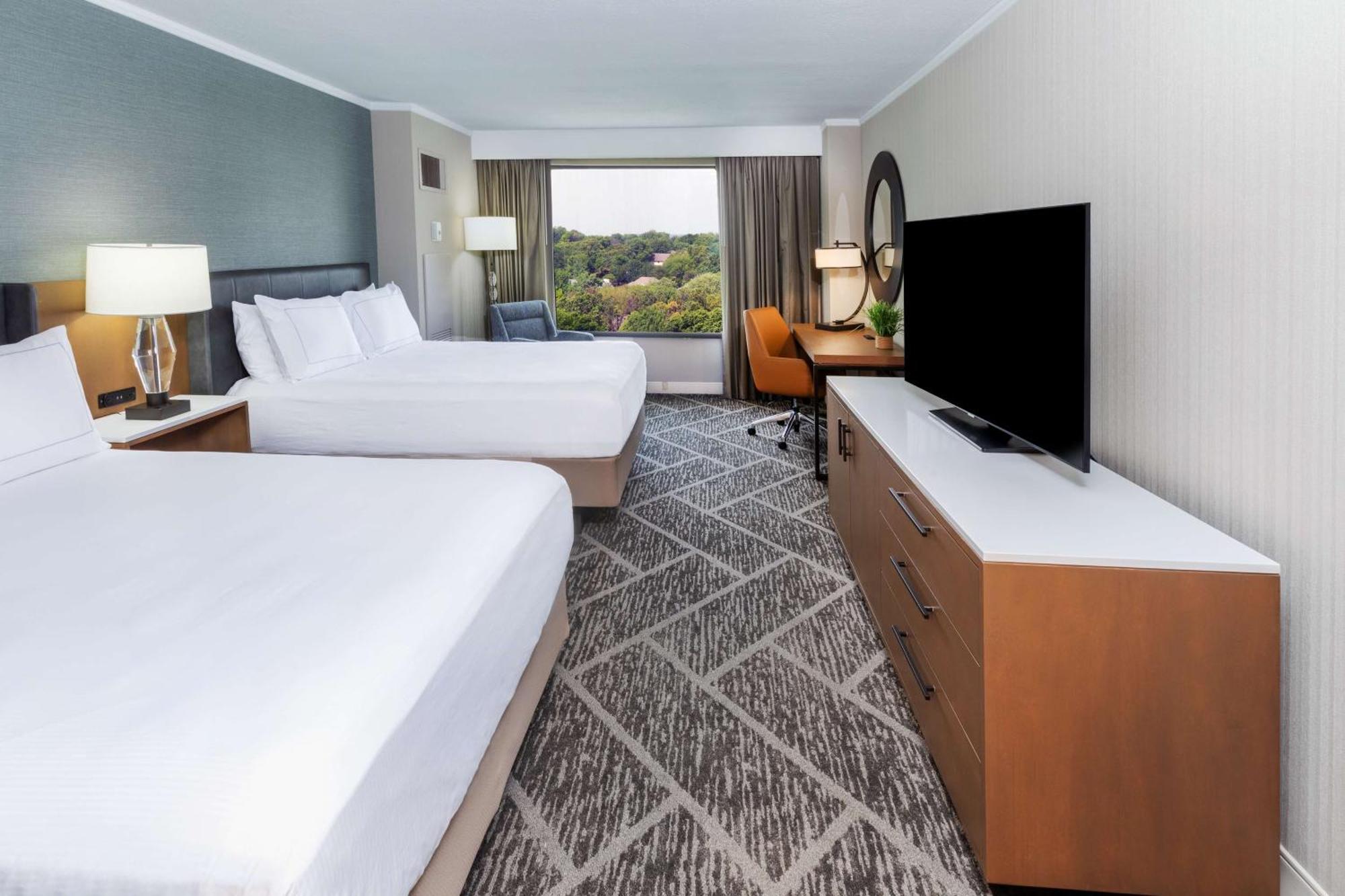 Doubletree By Hilton Tulsa At Warren Place Екстериор снимка