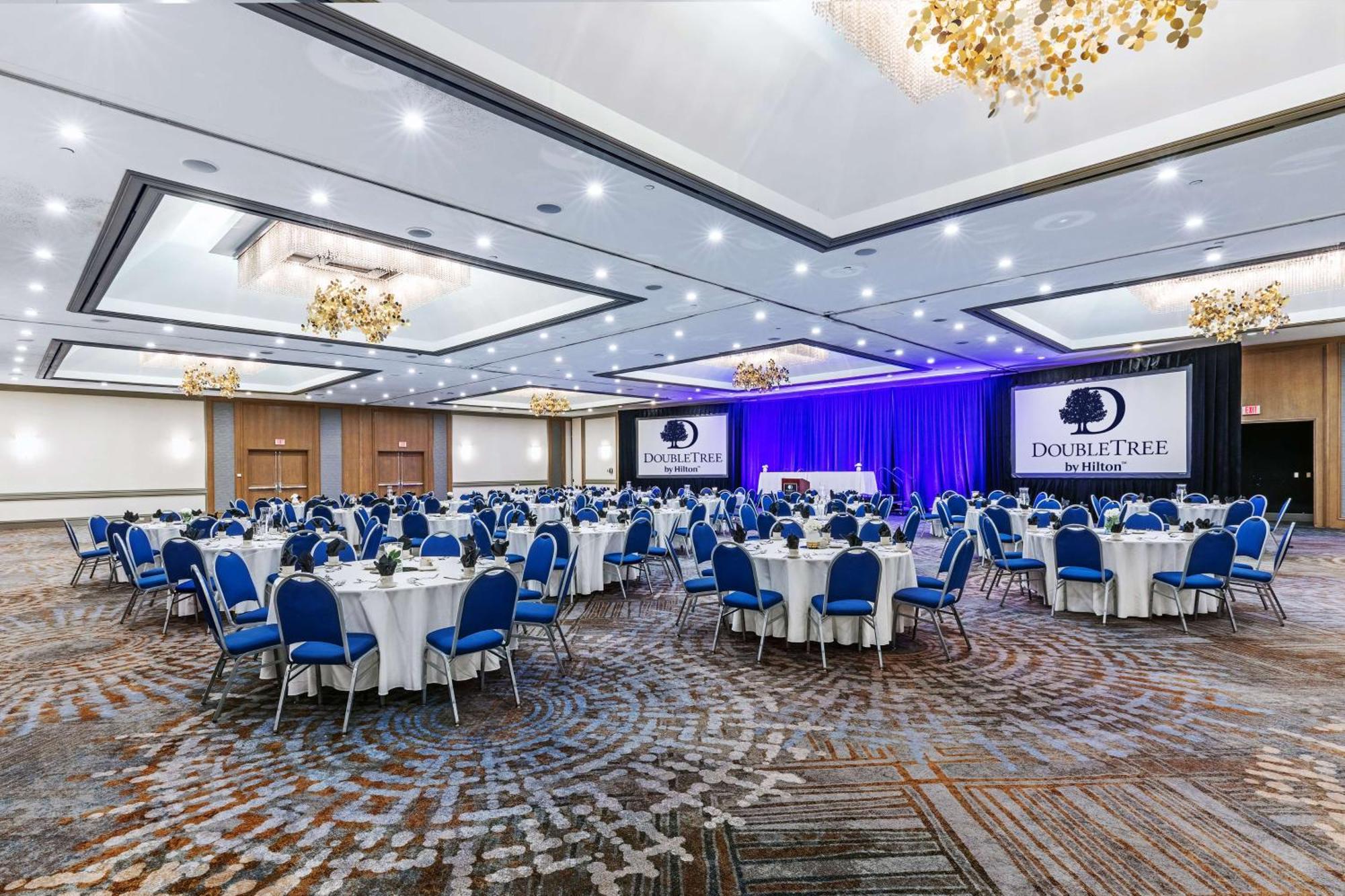 Doubletree By Hilton Tulsa At Warren Place Екстериор снимка