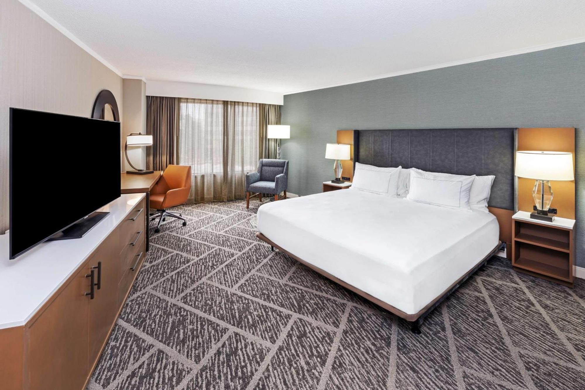 Doubletree By Hilton Tulsa At Warren Place Екстериор снимка