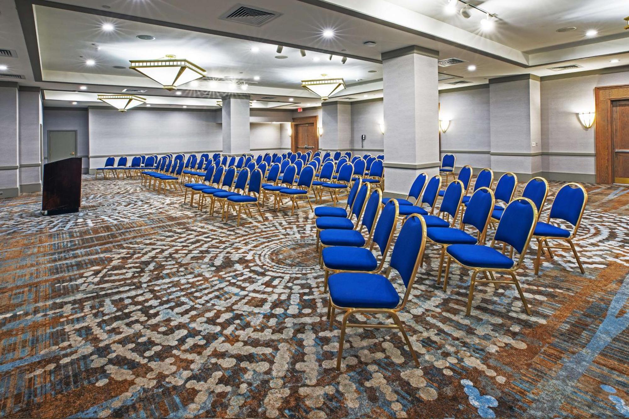 Doubletree By Hilton Tulsa At Warren Place Екстериор снимка